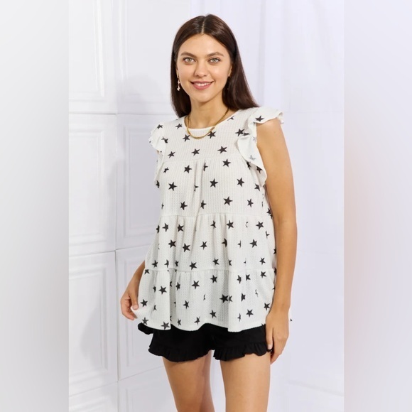 Heimish Shine Bright Full Size Butterfly Sleeve Star Print Top - Picture 1 of 6